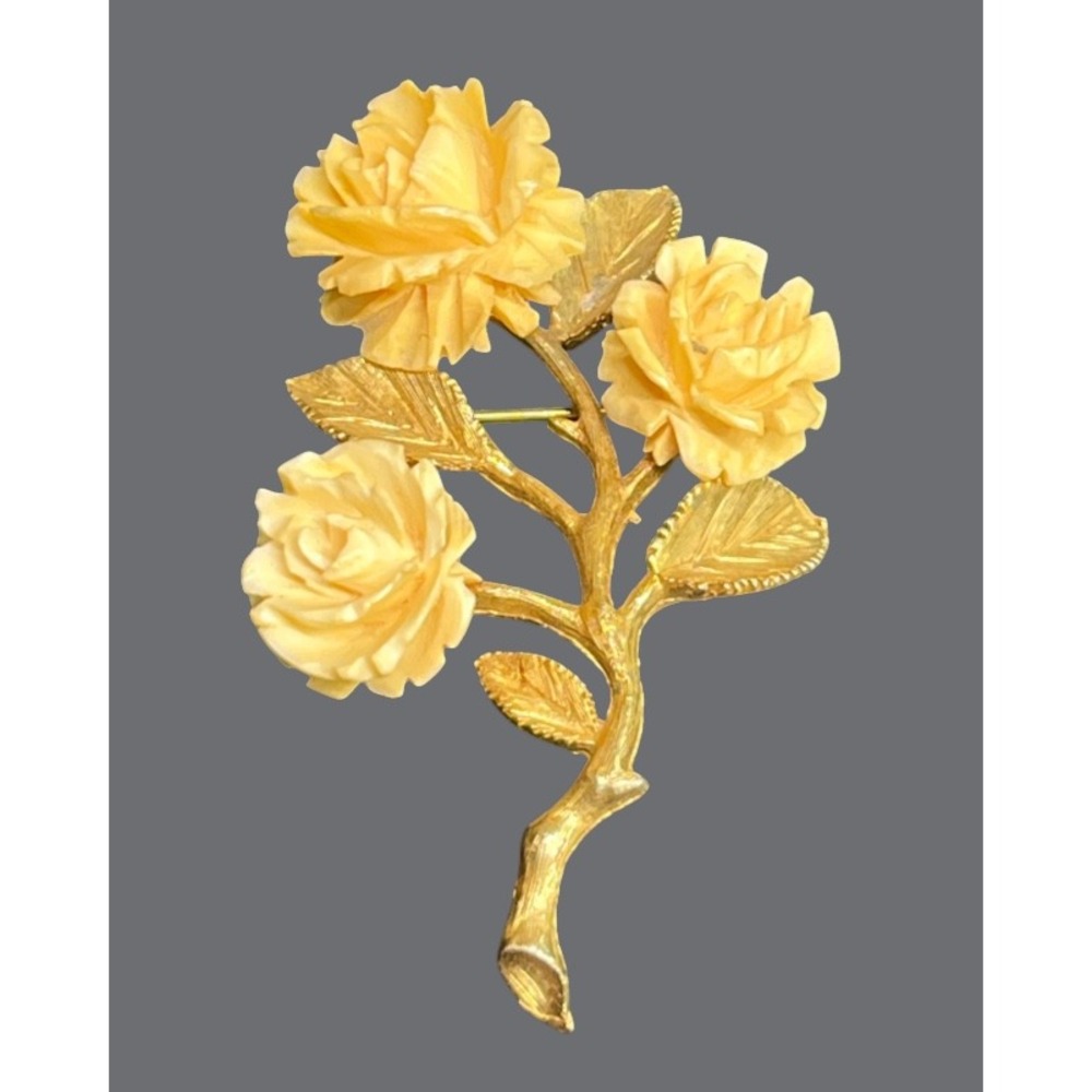 Vintage LEDO FLORAL BROOCH Carved Cream Roses Textured Gold Tone Lovely Flowers
